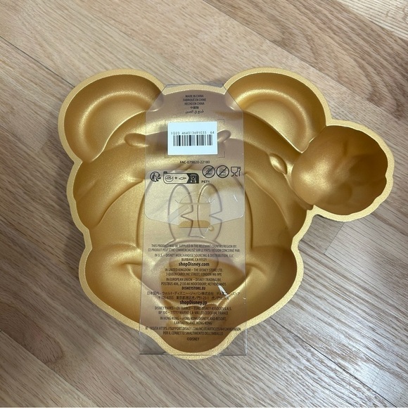 Copper Mickey Mouse Christmas Winter Cake Pan NEW Disney Holiday Season Bake - Picture 3 of 4